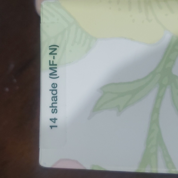 CLINIQUE Perfectly real makeup - Picture 2 of 8